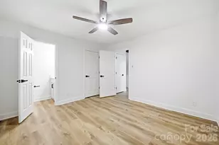 1453 Grovewood Dr, Charlotte, NC 28208 - Photo 21