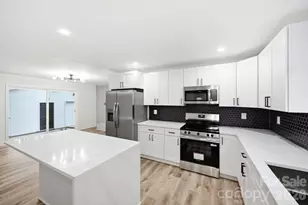1453 Grovewood Dr, Charlotte, NC 28208 - Photo 3