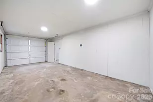 1453 Grovewood Dr, Charlotte, NC 28208 - Photo 25