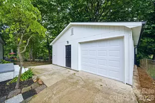 1453 Grovewood Dr, Charlotte, NC 28208 - Photo 21