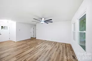 1453 Grovewood Dr, Charlotte, NC 28208 - Photo 5