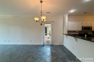 18009 Kings Point Dr, Cornelius, NC 28031 - Photo 15