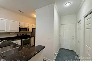 18009 Kings Point Dr, Cornelius, NC 28031 - Photo 5