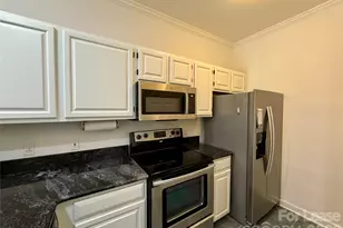 18009 Kings Point Dr, Cornelius, NC 28031 - Photo 7