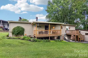 305 Meadowbrook Ct, Hendersonville, NC 28792 - Photo 5