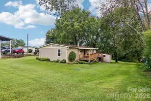 305 Meadowbrook Ct, Hendersonville, NC 28792 - Photo 3