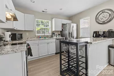 5845 Cougar Lane, Charlotte, NC 28269 - Photo 7