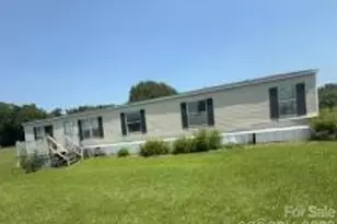 887 Stephens Rd, Lumberton, NC 28358 - Photo 1
