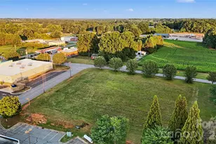 000 Island Ford Rd, Statesville, NC 28625 - Photo 1
