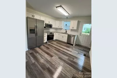 107 W F Street, Newton, NC 28658 - Photo 3