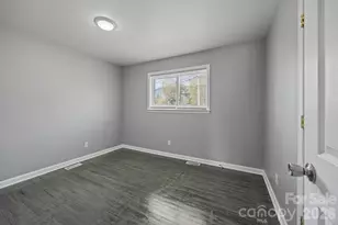 9300 Edgevale Dr, Charlotte, NC 28216 - Photo 15