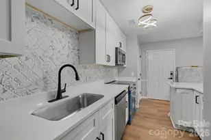 6260 Rosecroft Dr, Charlotte, NC 28215 - Photo 11