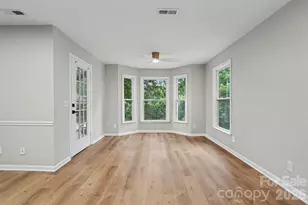 6260 Rosecroft Dr, Charlotte, NC 28215 - Photo 15