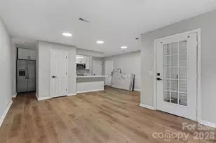 6260 Rosecroft Dr, Charlotte, NC 28215 - Photo 5