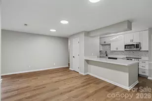 6260 Rosecroft Dr, Charlotte, NC 28215 - Photo 7