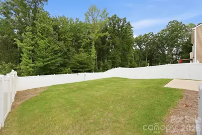 8133 Clairwood Drive, Charlotte, NC 28269 - Photo 35
