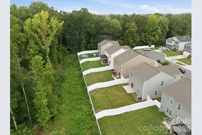 8133 Clairwood Drive, Charlotte, NC 28269 - Photo 37