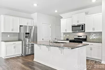 8133 Clairwood Drive, Charlotte, NC 28269 - Photo 11