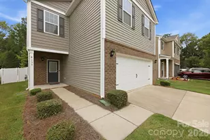 8133 Clairwood Dr, Charlotte, NC 28269 - Photo 3
