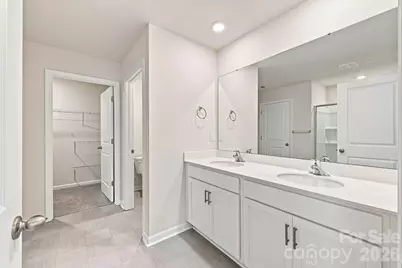8133 Clairwood Drive, Charlotte, NC 28269 - Photo 23