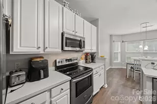 10216 Old Carolina Dr, Charlotte, NC 28214 - Photo 9
