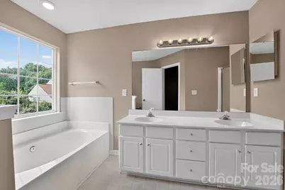 8220 Upsall Court, Charlotte, NC 28215 - Photo 17