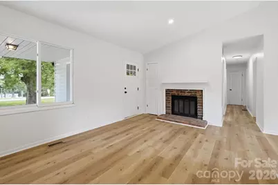 5396 Stonewood Drive, Hickory, NC 28602 - Photo 9