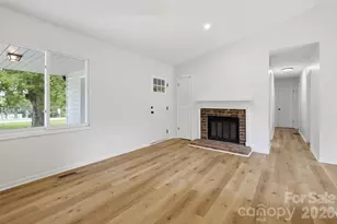 5396 Stonewood Dr, Hickory, NC 28602 - Photo 9