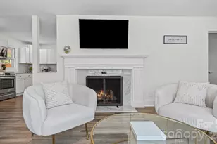 914 Crestmere St, Charlotte, NC 28208 - Photo 9
