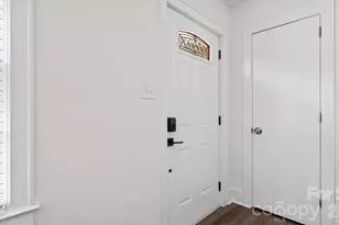 914 Crestmere St, Charlotte, NC 28208 - Photo 3