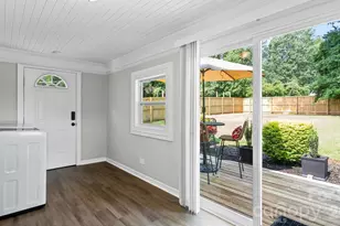 914 Crestmere St, Charlotte, NC 28208 - Photo 25