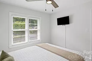 914 Crestmere St, Charlotte, NC 28208 - Photo 21