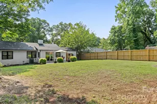 914 Crestmere St, Charlotte, NC 28208 - Photo 37