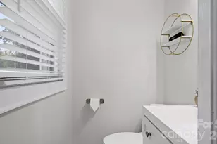 914 Crestmere St, Charlotte, NC 28208 - Photo 23