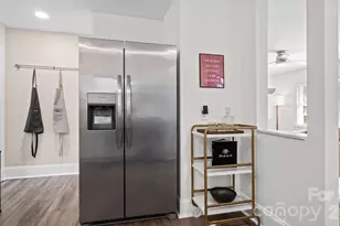 914 Crestmere St, Charlotte, NC 28208 - Photo 15