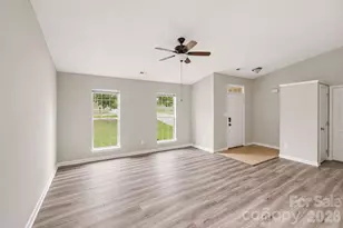 1828 Sugar Hollow Dr, Charlotte, NC 28214 - Photo 9