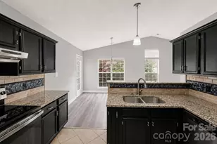 1828 Sugar Hollow Dr, Charlotte, NC 28214 - Photo 13
