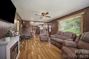 1082 Maple St, Granite Falls, NC 28630 - Photo 9