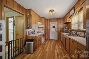 1082 Maple St, Granite Falls, NC 28630 - Photo 13