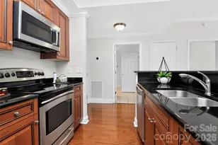300 W 5th St, Charlotte, NC 28202 - Photo 13