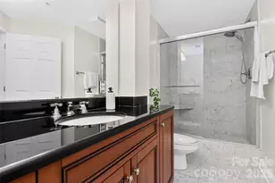 300 W 5th St, Charlotte, NC 28202 - Photo 23