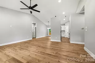 334 Woodland Dr, Hendersonville, NC 28792 - Photo 9