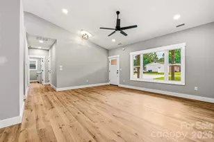 334 Woodland Dr, Hendersonville, NC 28792 - Photo 3