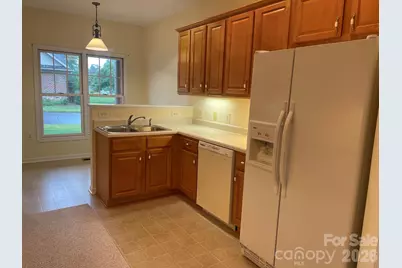 513 26th Avenue NE, Hickory, NC 28601 - Photo 9