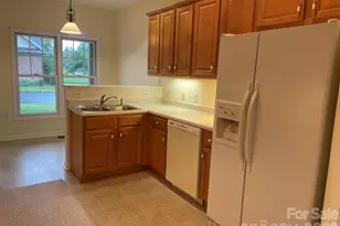 513 26th Ave NE, Hickory, NC 28601 - Photo 9