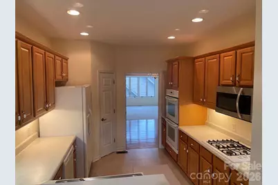 513 26th Avenue NE, Hickory, NC 28601 - Photo 7