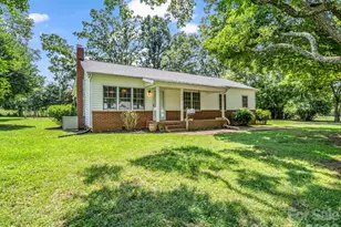 132 Valleyview Dr, Forest City, NC 28043 - Photo 1