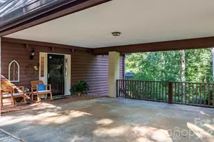 5562 Clearlake Dr, Hickory, NC 28601 - Photo 9