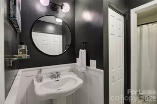 2506 Cranbrook Ln, Charlotte, NC 28207 - Photo 25