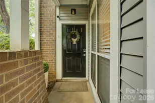 2506 Cranbrook Ln, Charlotte, NC 28207 - Photo 3